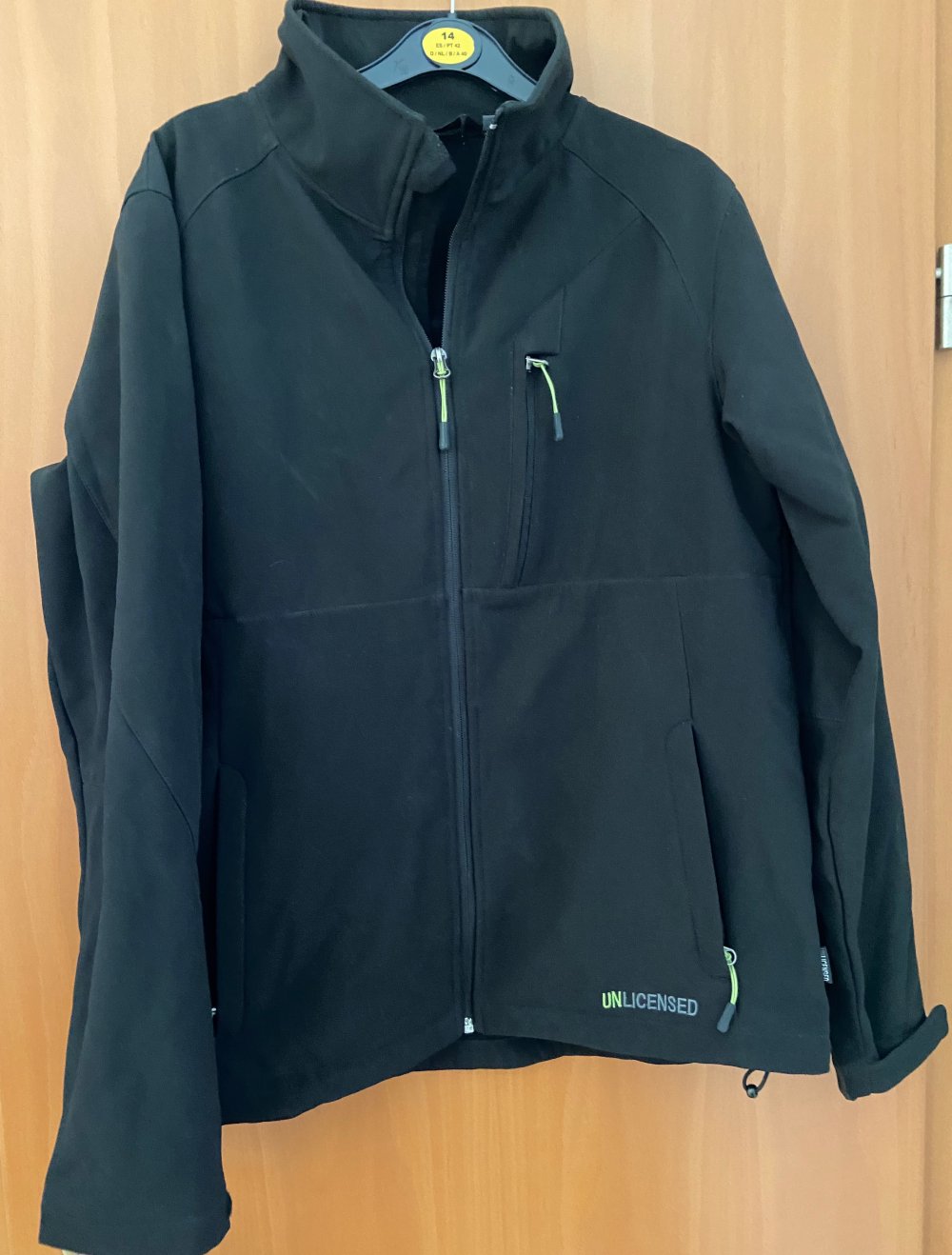 Softshelljacke von Unlicensed