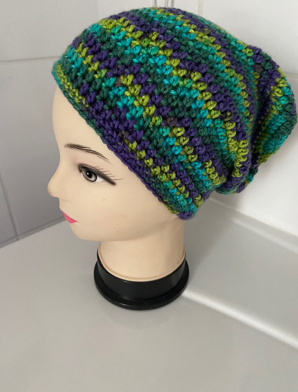 Mütze grün/lila neu