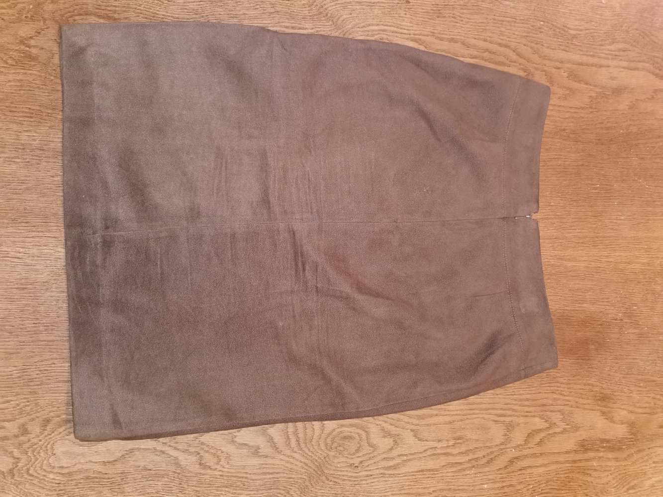 Knielanger Bleistiftrock aus Wildleder-Imitat