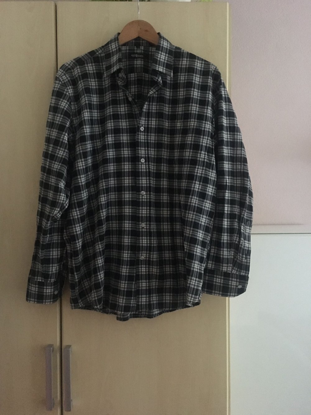 Herrenhemd schwarz kariert Gr. L