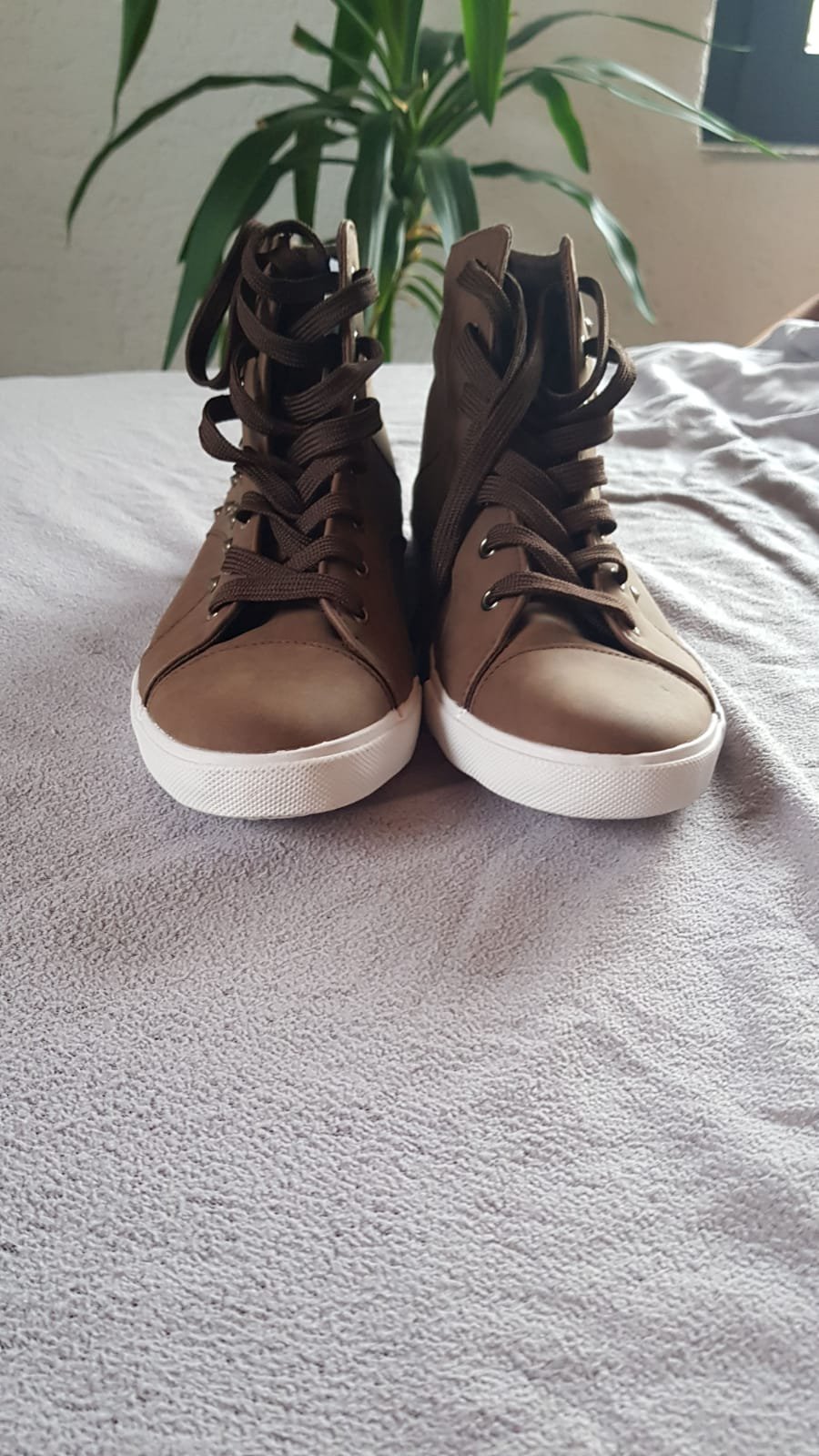 Sneaker mit hohem Schaft Gr. 39