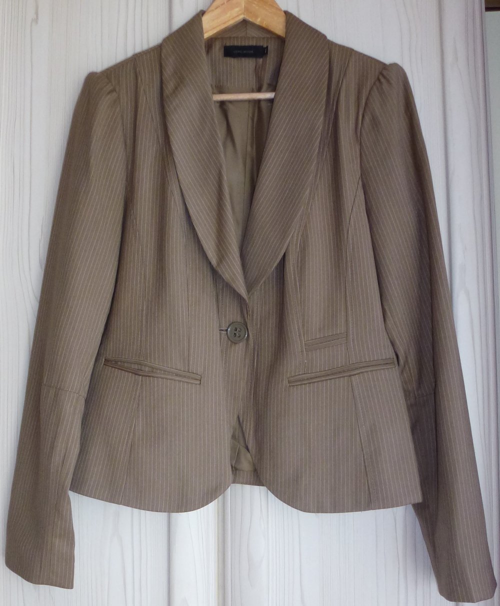 Kostüm - 3teilig braun mit dünnen Streifen Marke: Vera Moda Größe: 42