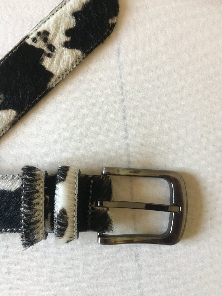 Gürtel aus Kuhfell