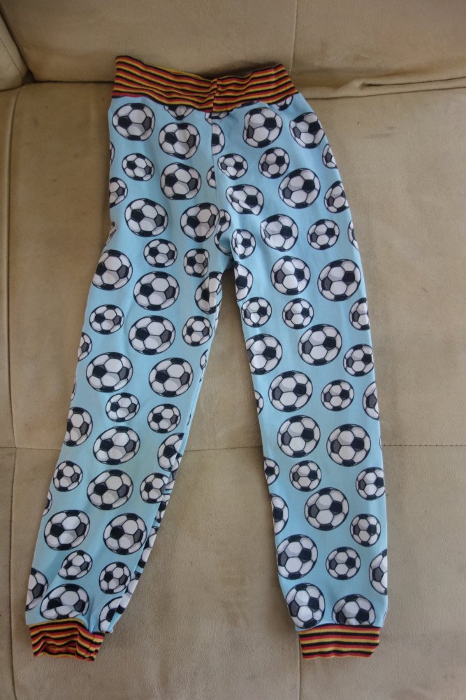 handmade Hose 92 hellblau Fußball Schlupfhose