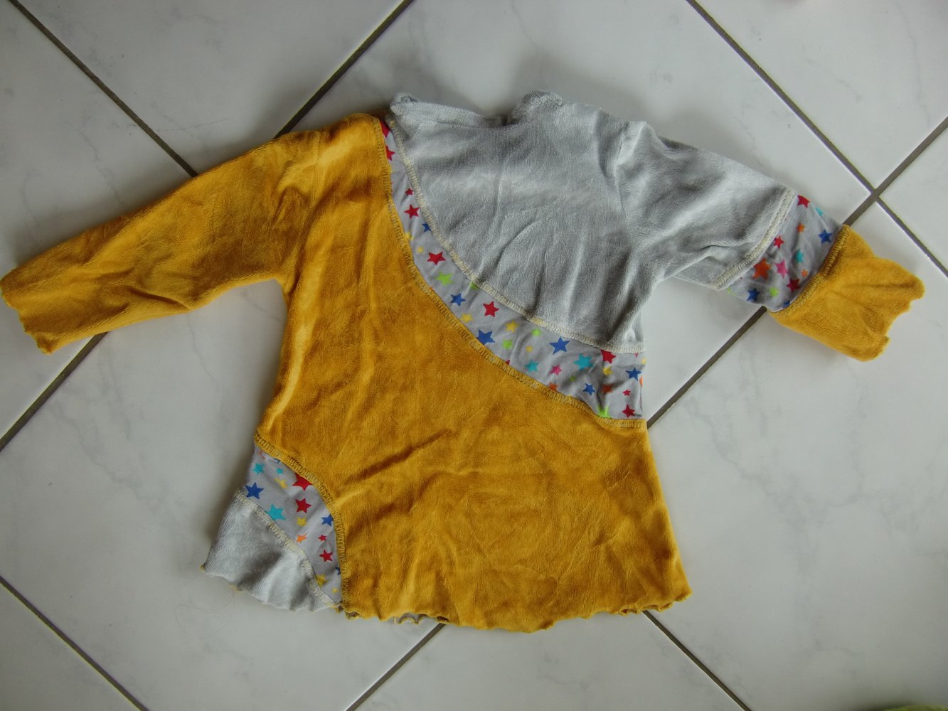 Tunika divida handmade 80 unikat senfgelb grau Sterne