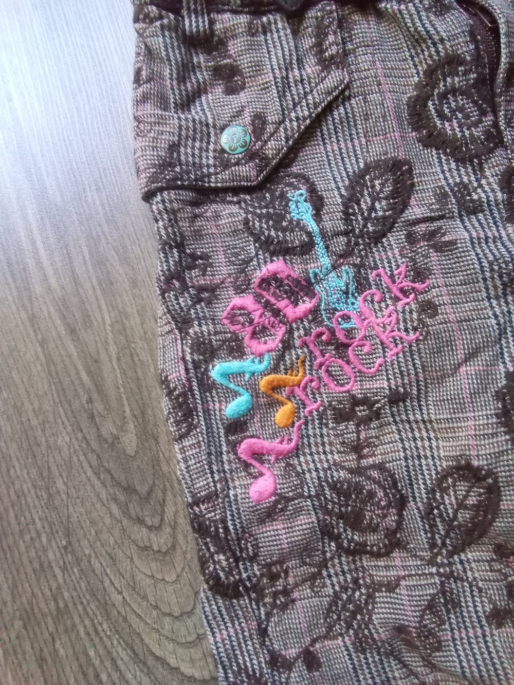 Dreiviertelhose pampolina 110 braun rock mit Hosenträgern