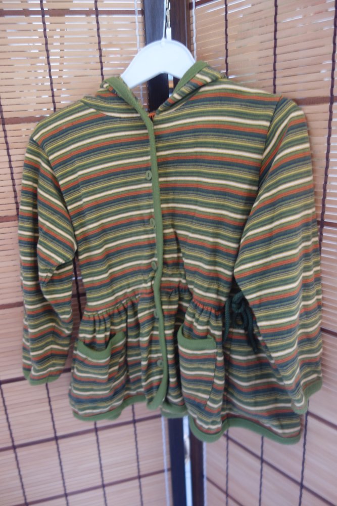 Sweatjacke Twinners 104 grün gestreift tailliert 100% Baumwolle