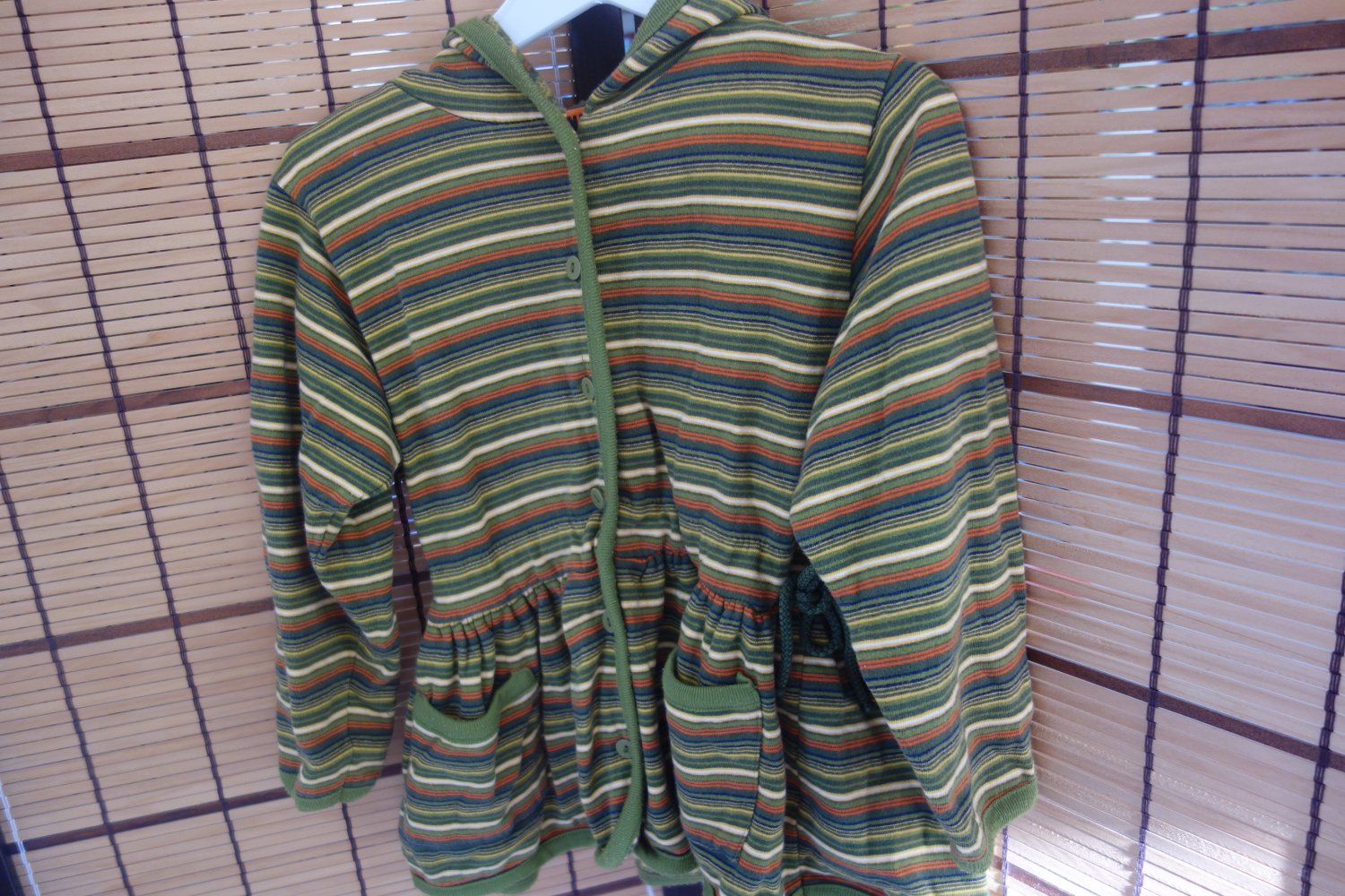 Sweatjacke Twinners 104 grün gestreift tailliert 100% Baumwolle