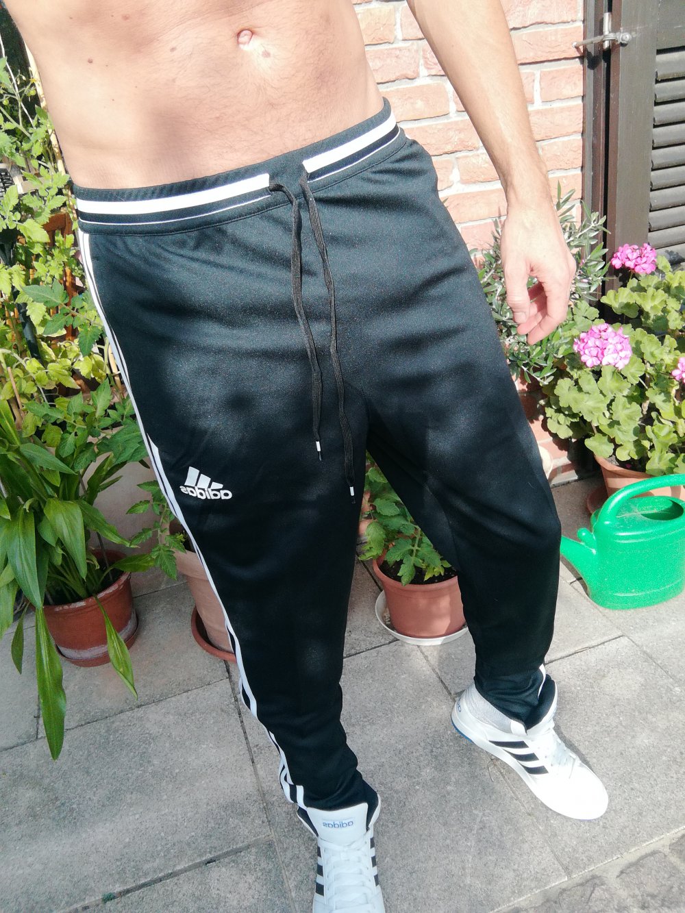 ADIDAS Jogginghose schwarz neu und ungetragen Hose Herren Gr. S Trainingshose