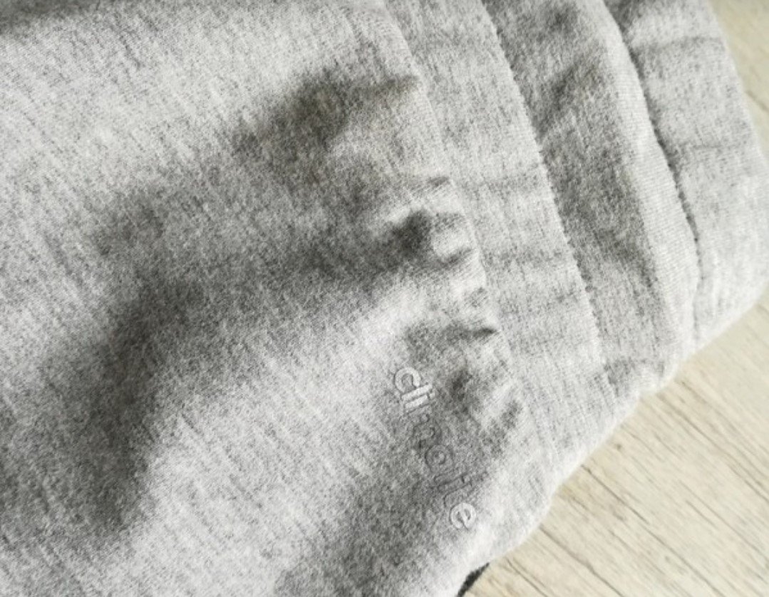 Adidas Logo Short AJ6352 Größe L Neu und ungetragen Herren Damen unisex Laufshort Sporthose