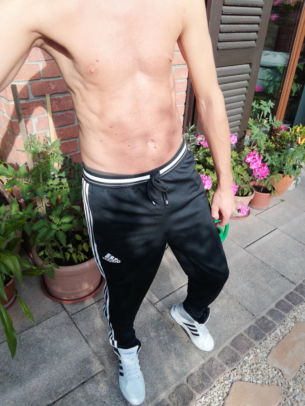 ADIDAS Jogginghose schwarz neu und ungetragen Hose Herren Gr. S Trainingshose