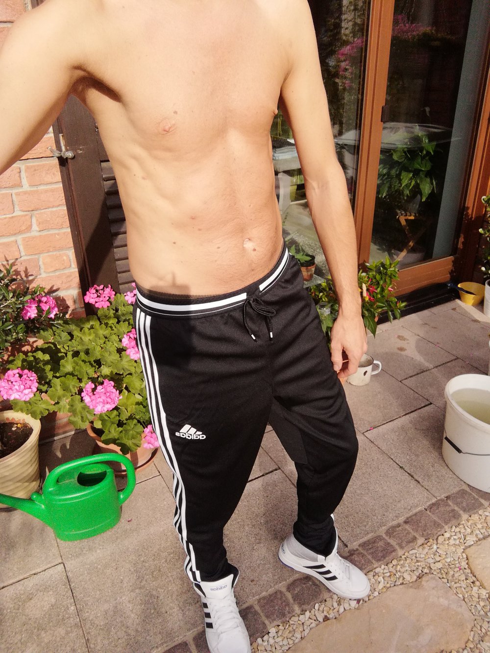 ADIDAS Jogginghose schwarz neu und ungetragen Hose Herren Gr. S Trainingshose