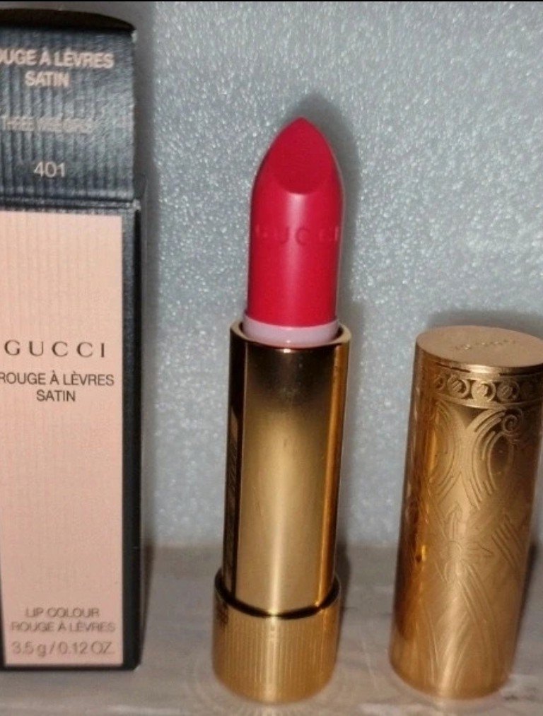 Gucci  Rouge à Lèvres Satin  Lippenstift, Gucci Lippenstift 401 three wise girls