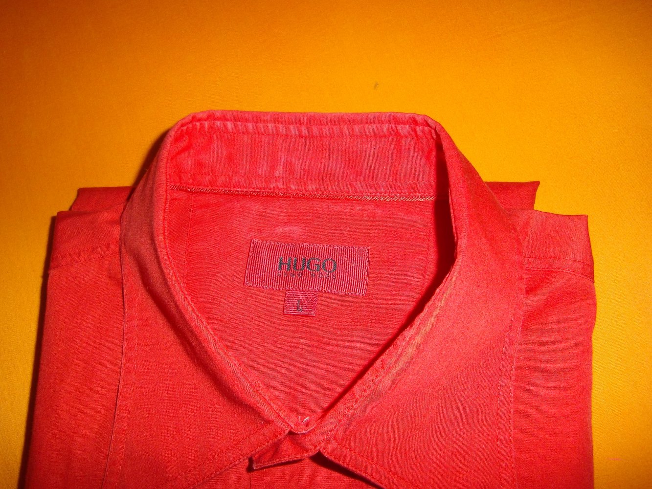 Hugo Boss red Label Karo Hemd rot Spitzkragen im 70er Style in Gr.L