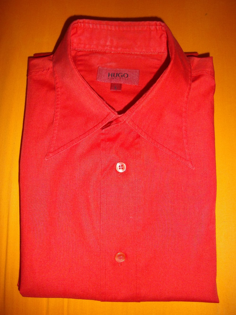 Hugo Boss red Label Karo Hemd rot Spitzkragen im 70er Style in Gr.L