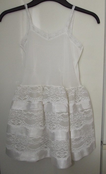 Sehr schöner Unterrock/ Kleid
