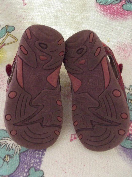 Sehr süße Sandalen Gr. 20 