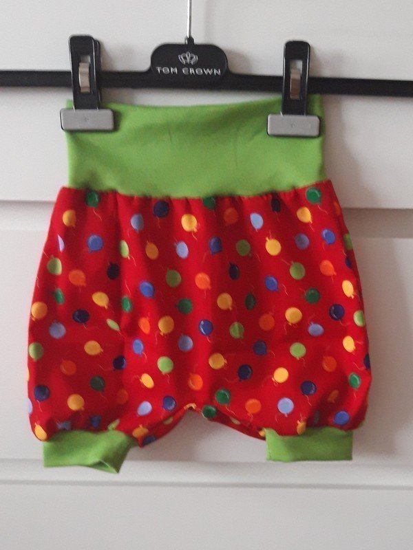 Schöne kurze Pumphose mit Luftballons Gr.80- 86 