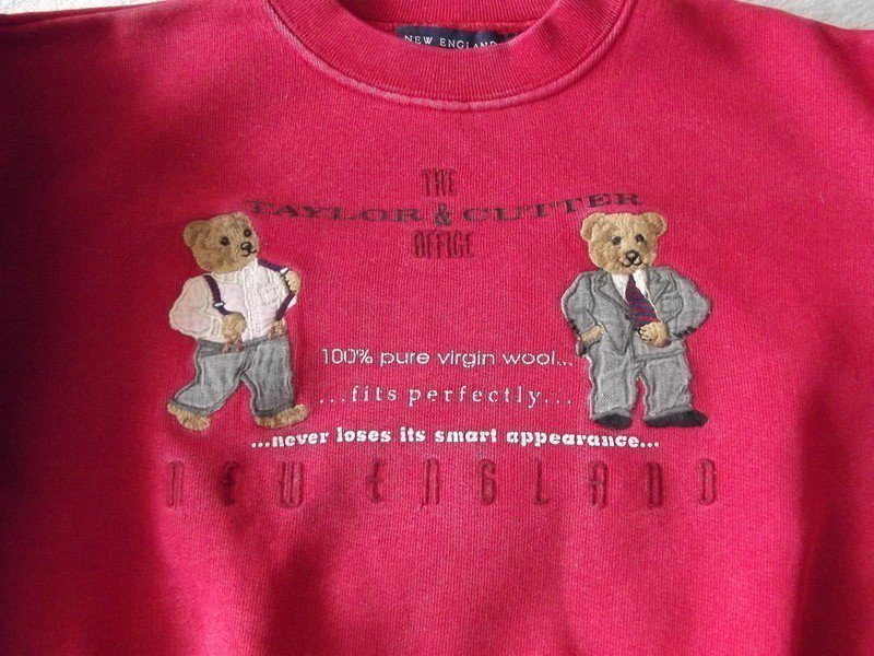 Schönes Sweatshirt mit Stickerei Gr. 122