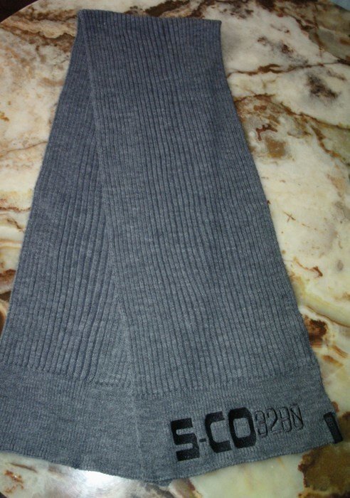 Schöner neuer weicher Schal Ca:144 cm Länge