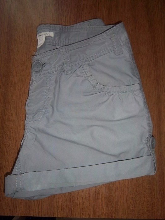 Schöne graue Shorts 