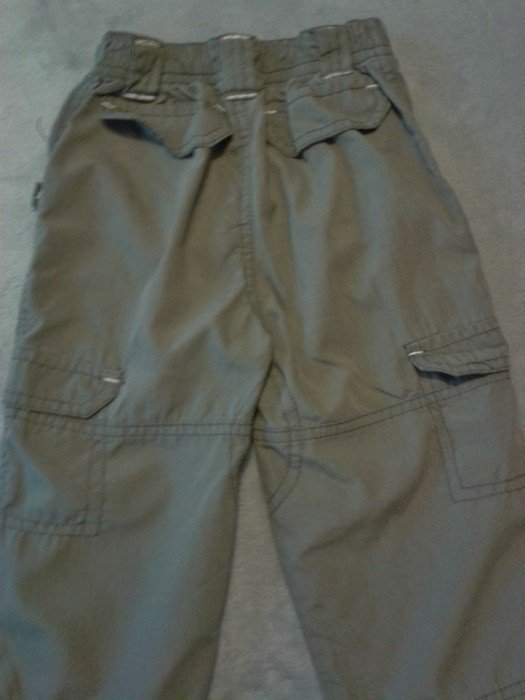 Sehr schöne leichte Sommer- Hose Gr.86