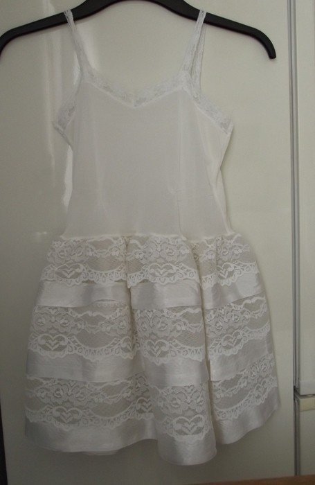 Sehr schöner Unterrock/ Kleid