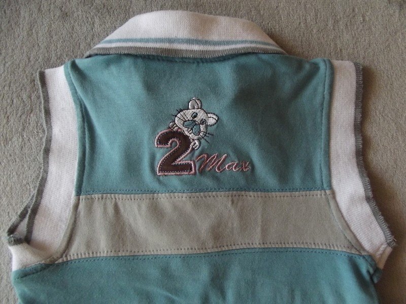 Schönes ärmelloses Shirt 