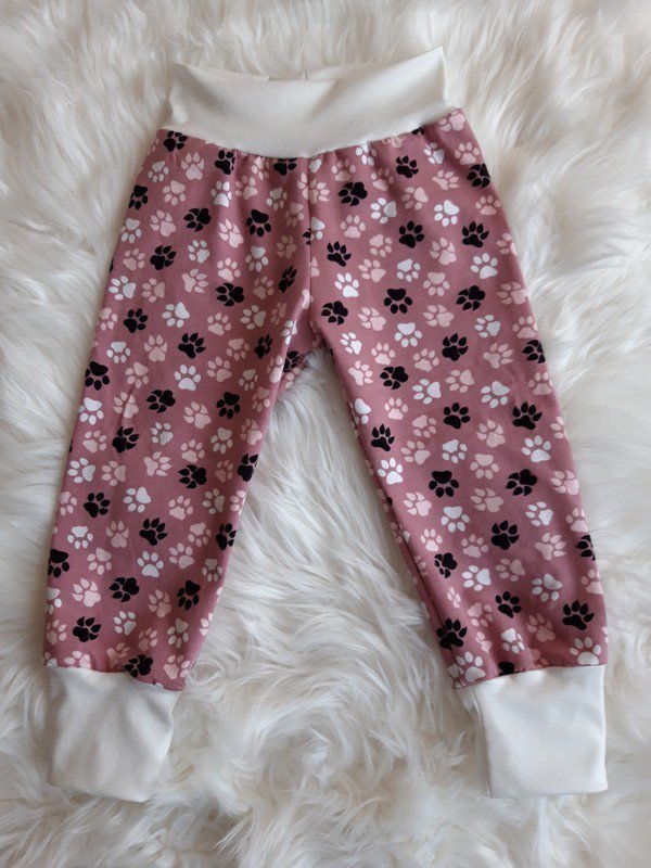 Schönes Set Pumphose, Mütze und Tuch 