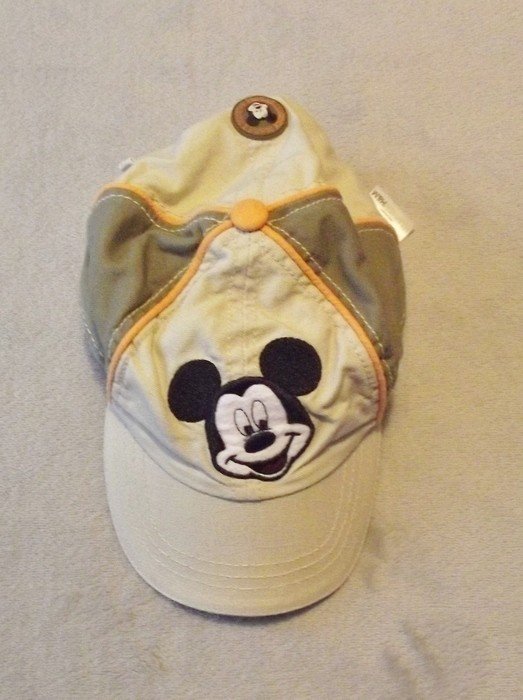 Sehr süßes Basecap mit Klettverschluss Gr. 74 