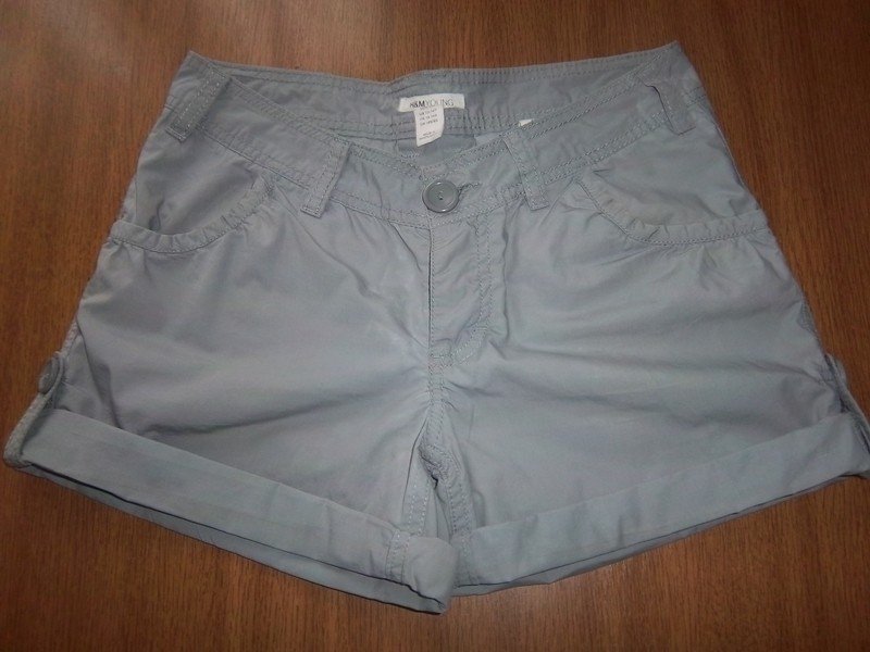 Schöne graue Shorts 