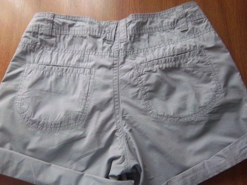 Schöne graue Shorts 