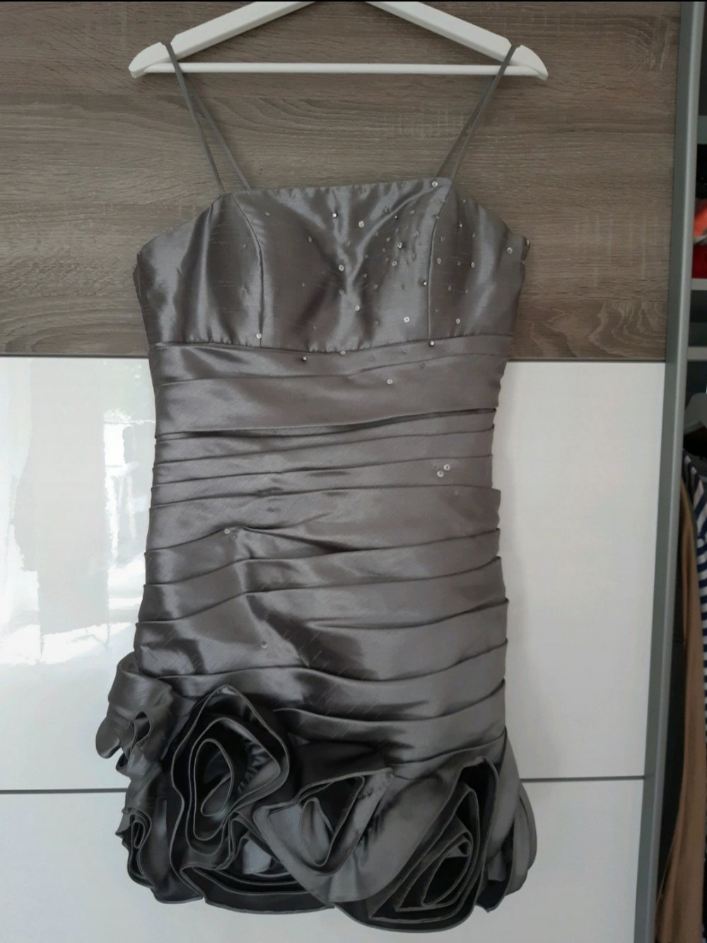 Wunderschönes Kleidchen von der Marke Cinderella 