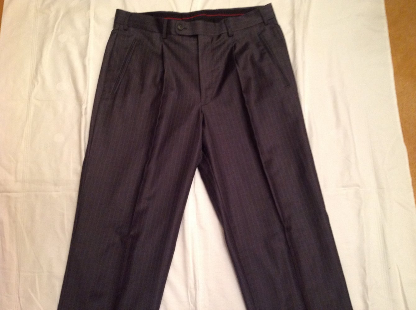 Zwei klassische Anzüge von Daniel Hechter, grau