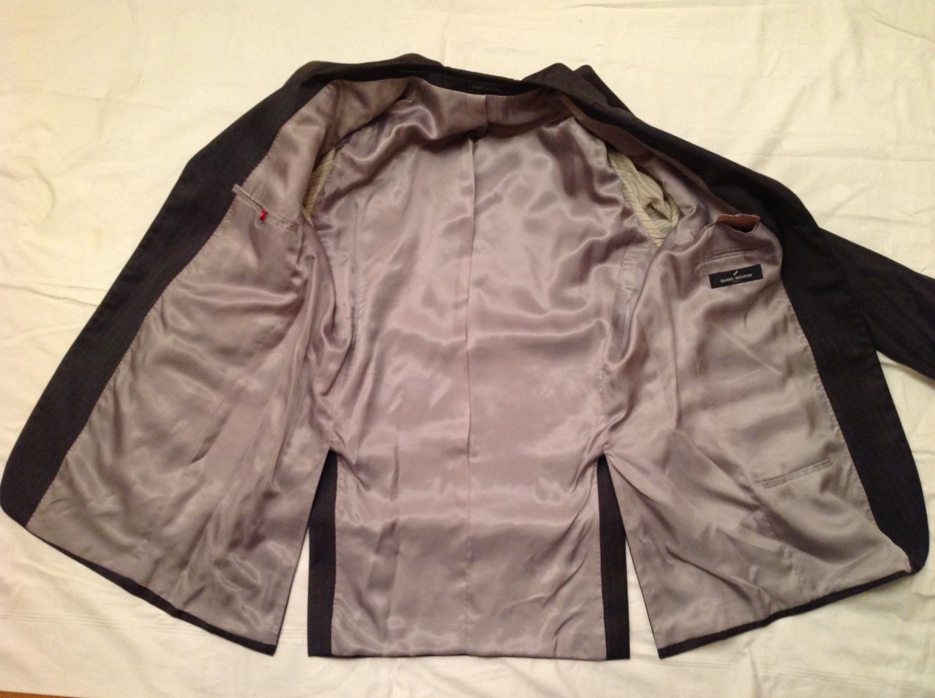 Zwei klassische Anzüge von Daniel Hechter, grau