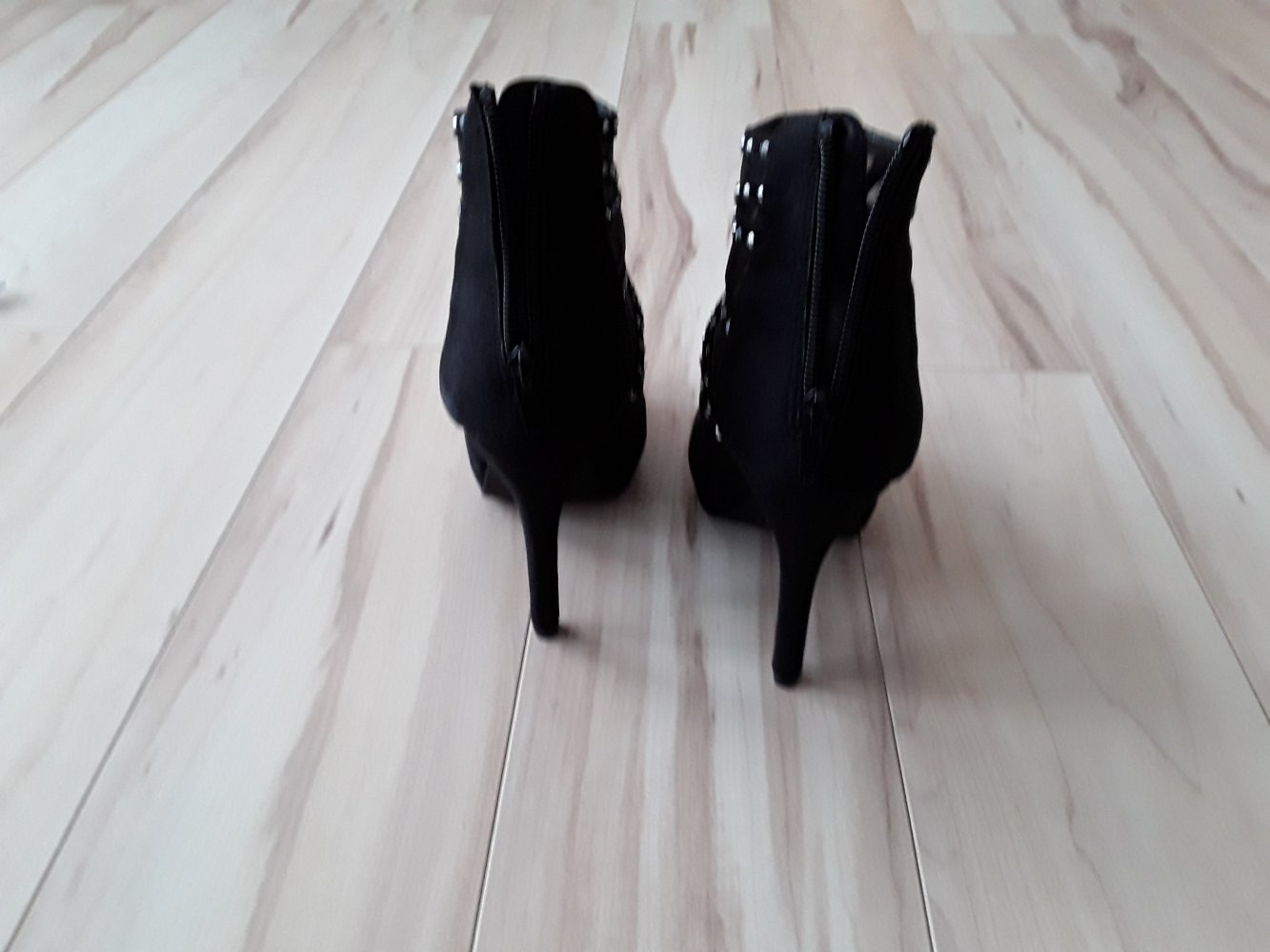 Ungetragene neue schicke Pumps / Ankleboots