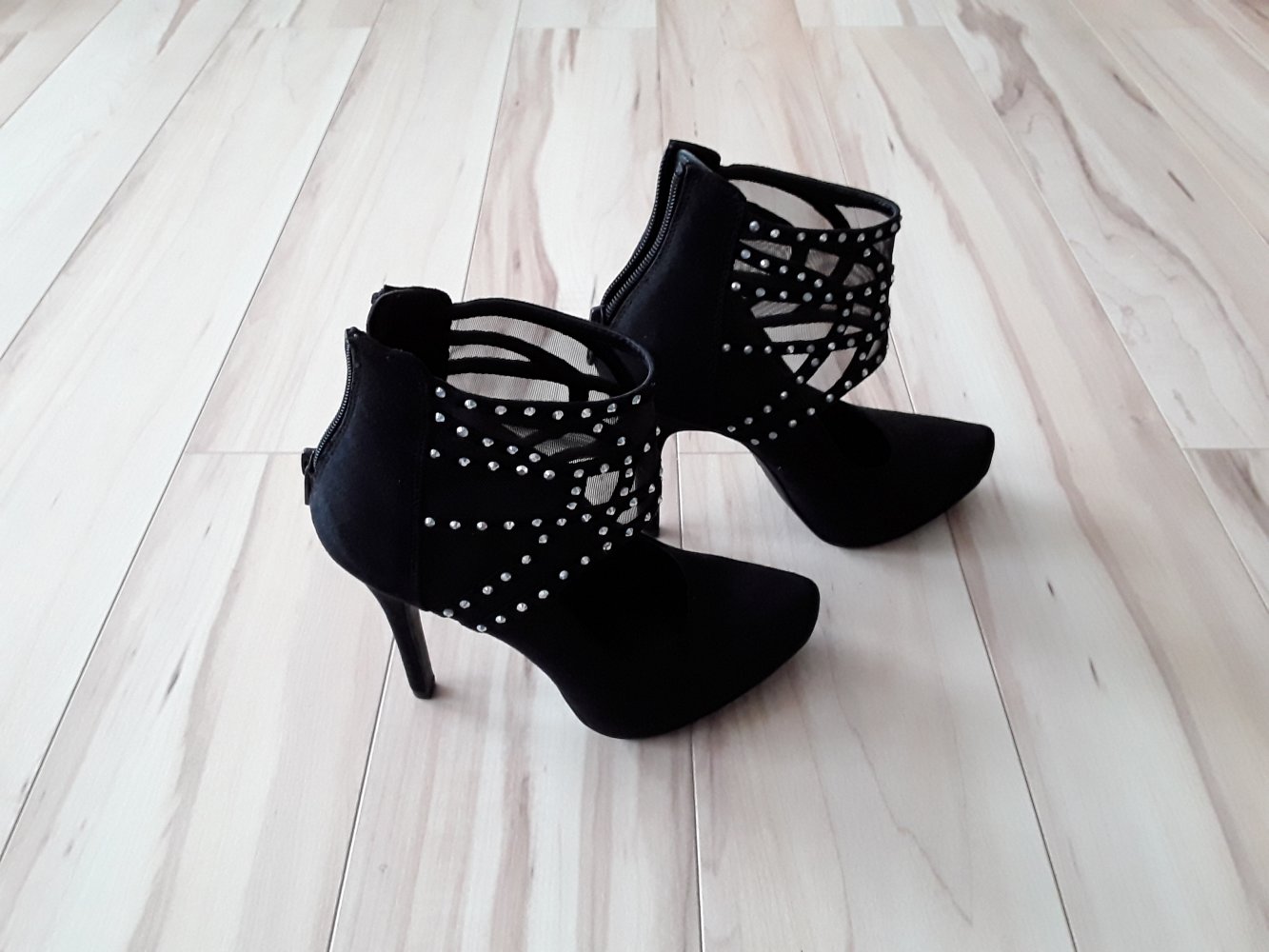 Ungetragene neue schicke Pumps / Ankleboots