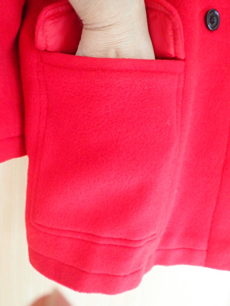 Gaby Fashion, rote Wolljacke