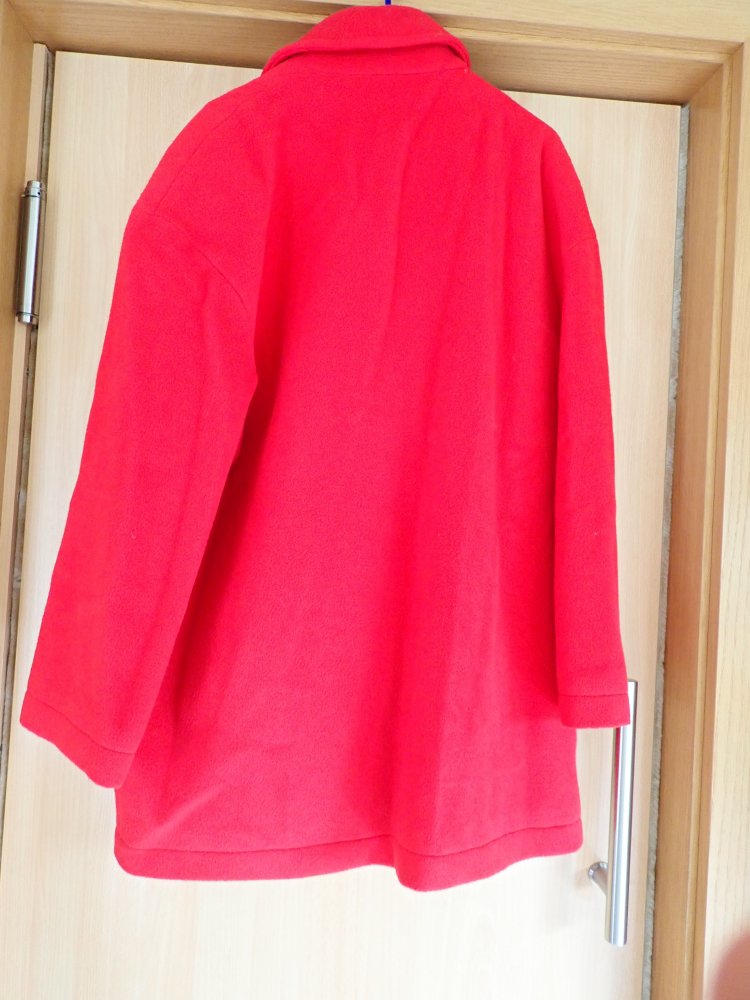 Gaby Fashion, rote Wolljacke