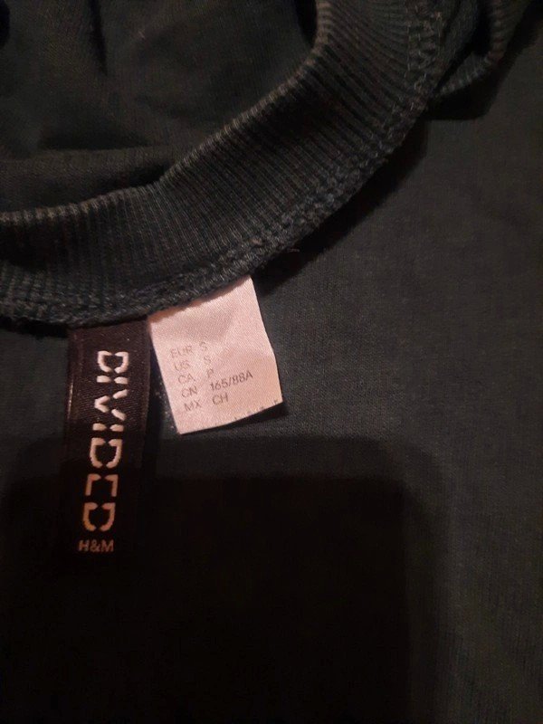 H&M Divided Damen Pullover grün bedruckt Property of no one