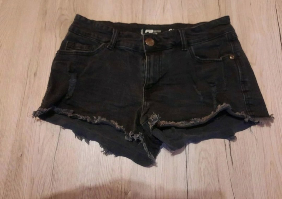 Schwarze Damen ripped Shorts/Hotpants von NewYorker