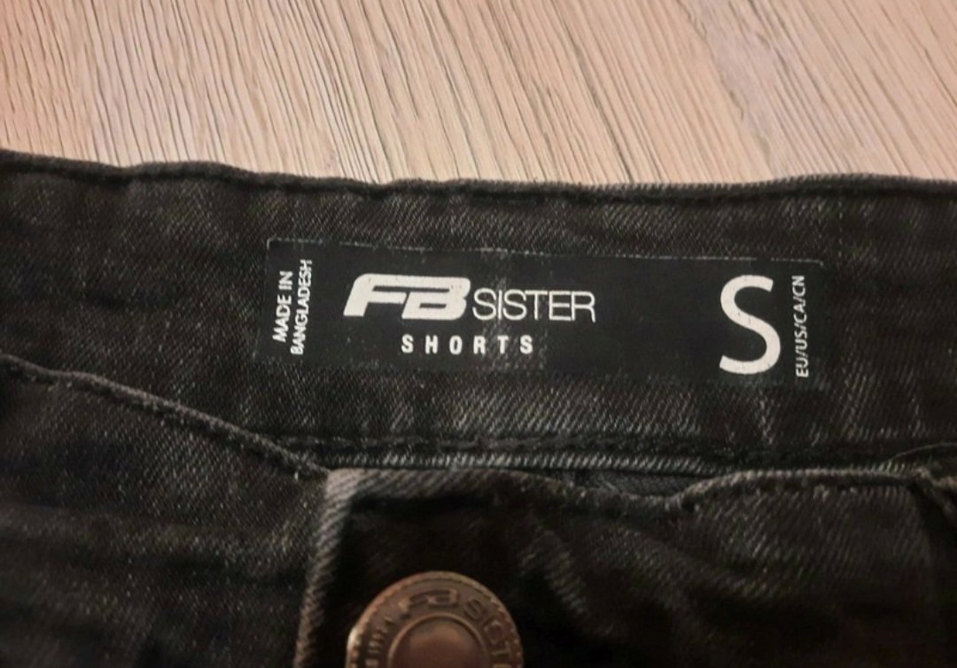 Schwarze Damen ripped Shorts/Hotpants von NewYorker