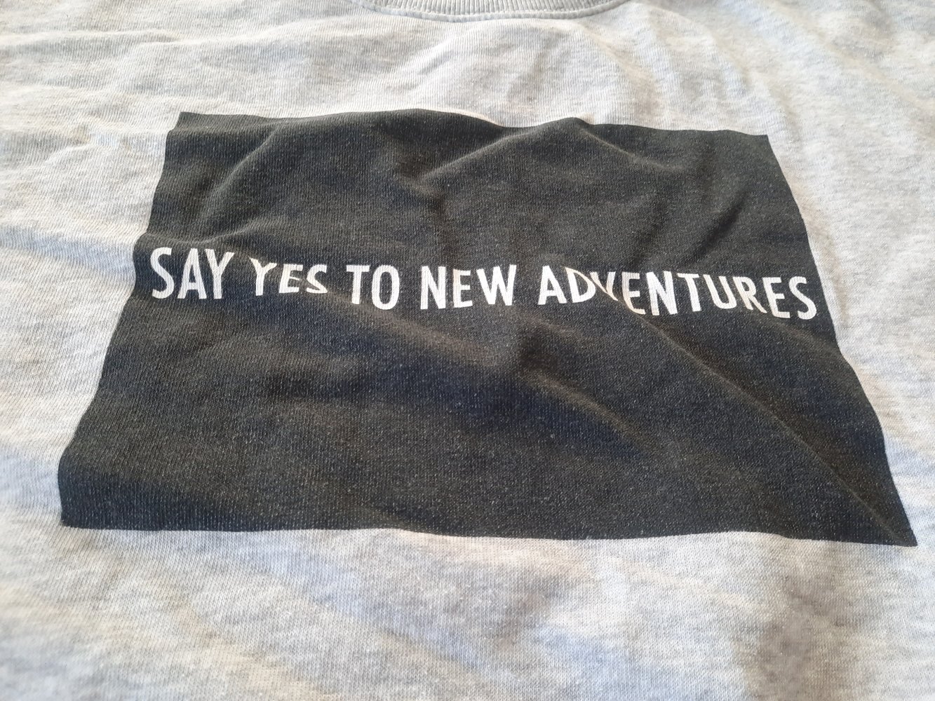 Damen Pullover grau bedruckt 