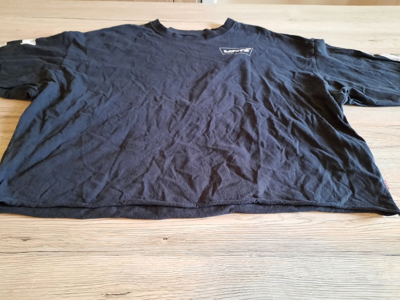 Bauchfreier Damen Pullover von Levis