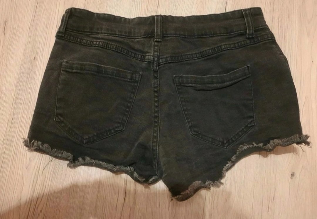 Schwarze Damen ripped Shorts/Hotpants von NewYorker