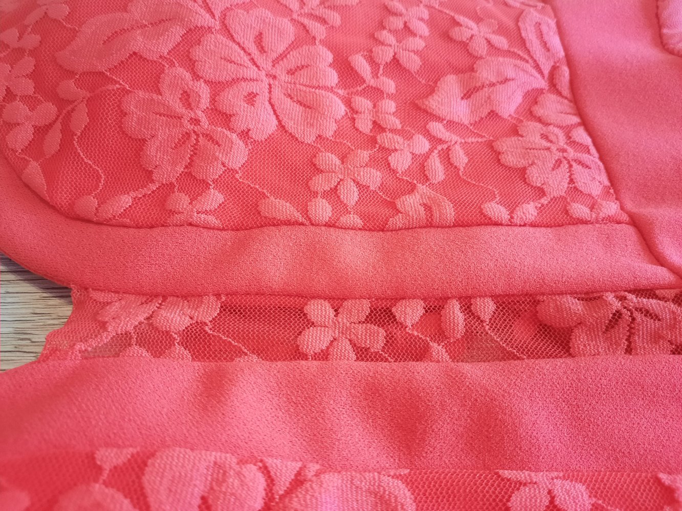 Schickes kurzes Kleid rot Gr. S Spitze