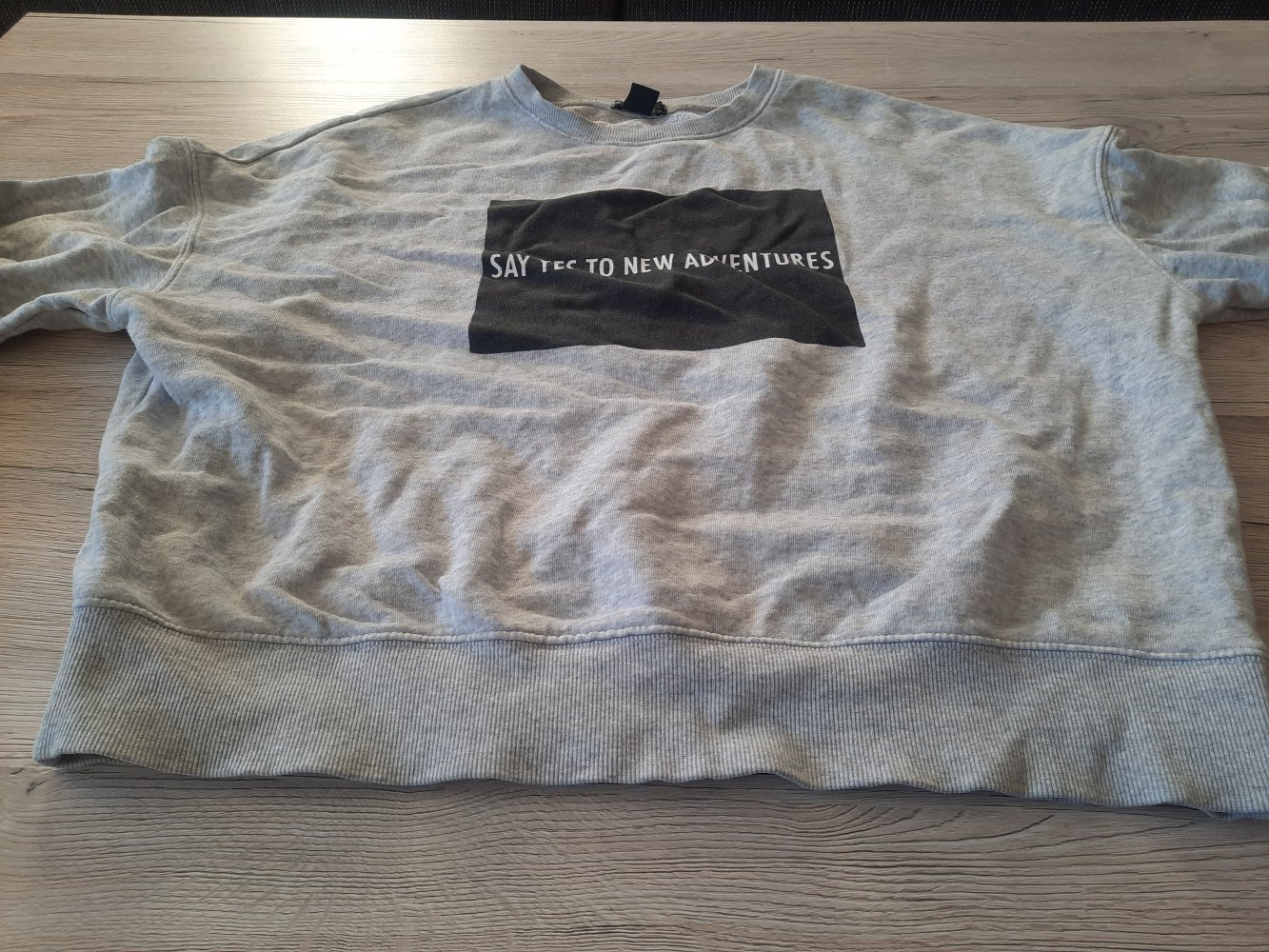 Damen Pullover grau bedruckt 