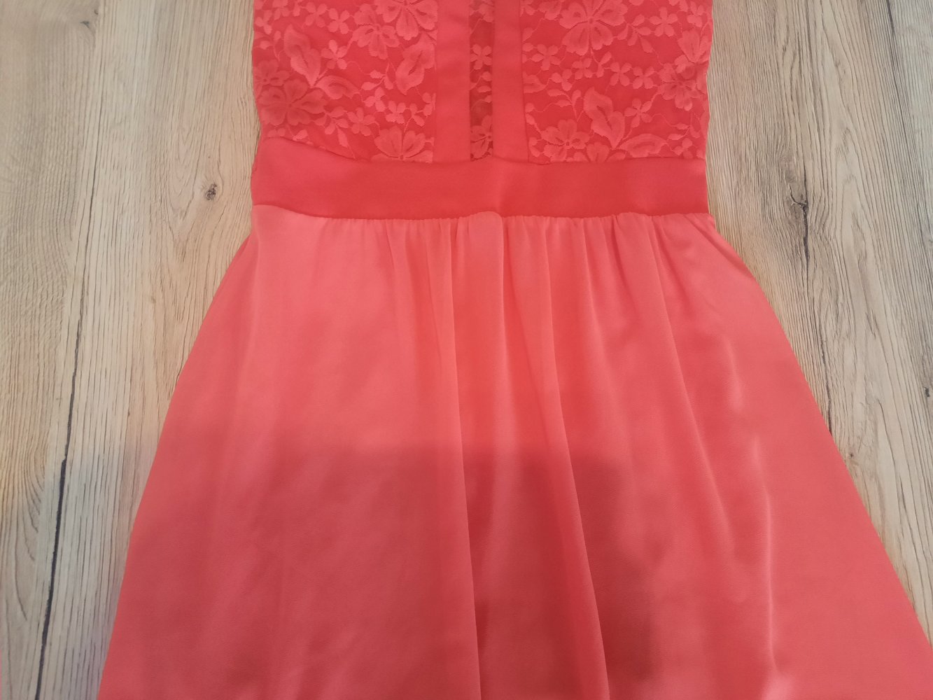 Schickes kurzes Kleid rot Gr. S Spitze