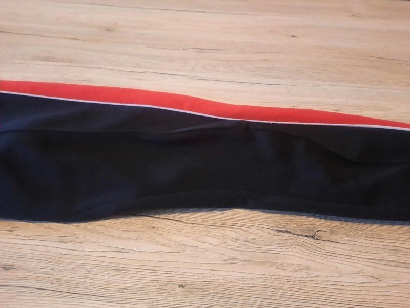 Damen Hose/Leggings schwarz mit rot/weißen Streifen von New Yorker