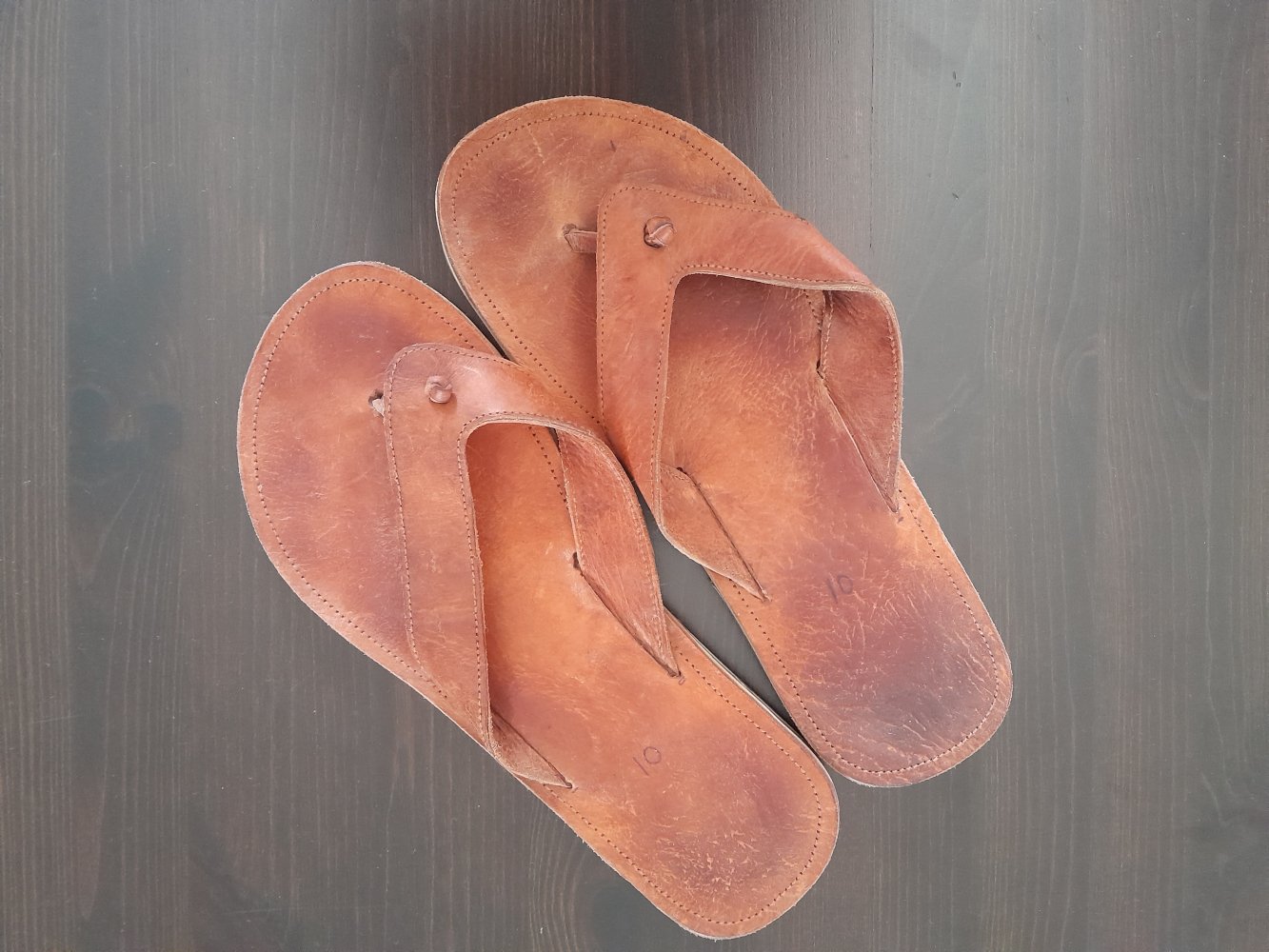 Flache Sandalen. Zehentrenner. Gr. 43. Sommerschuhe